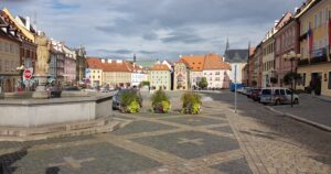 Blick über den historischen Marktplatz von Eger