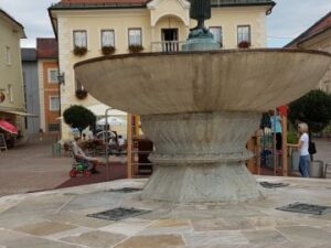 Der bekannte Brunnen in Klagenfurt