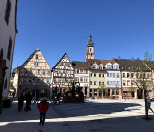 Fachwerkhäuser rund um den historischen Marktplatz
