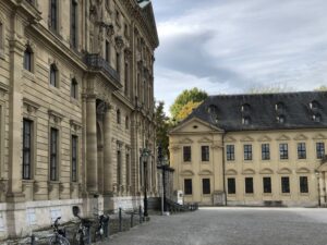 Blick auf die prachtvolle Fassade der Würzburger Residenz