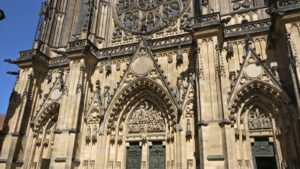 Portal und Rosettenfenster der Kathedrale