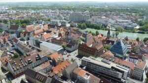 Blick vom Ulmer Münster über die Altstadt und die Donau