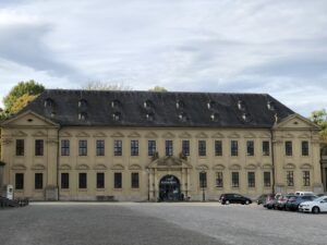 Erste Eindrücke von den weitläufigen Anlagen rund um die Residenz