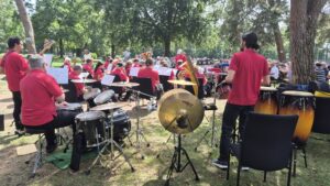 2025_Sommerfest - Die Siemens Healthineers Concert Band sorgt für musikalische Unterhaltung.