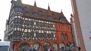 Ein prächtiges Fachwerkgebäude in der Fuldaer Altstadt