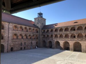 Der Innenhof der Plassenburg als Mittelpunkt der historischen Anlage