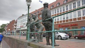 Die Spucker-Skulptur in Emden