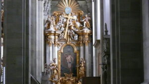 Prunkvoller Chor der Stiftskirche