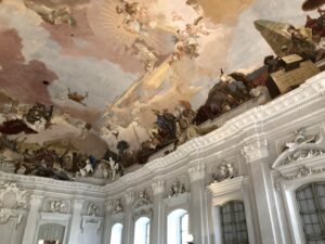 Ein weiterer Blick auf das weltberühmte Deckenfresko der Residenz