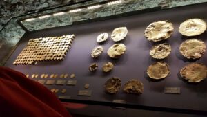 Mittelalterliche Goldmünzen und Ringe