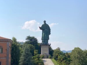 Die Riesenstatue von Arona