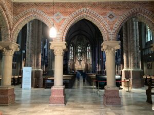 Im Inneren von St. Antonius