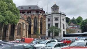Gotische Kirche und Nebengebäude