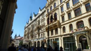 Reich gegliederte Fassaden am Altstädter Ring