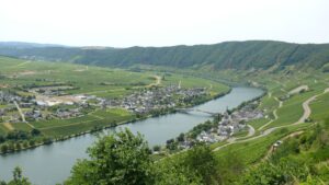 Weiter entlang der Mosel