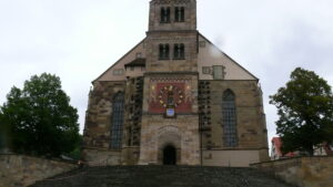 Die berühmte Stadtkirche mit Kirchentreppe