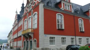 Das rote Rathaus am Marktplatz