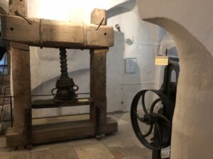 Alte Presse in der Ausstellung