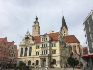 Blick auf den historischen Rathausplatz von Ingolstadt