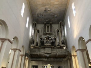 Die Orgel des Würzburger Doms als beeindruckender Blickfang