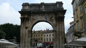 Der Sergierbogen in Pula