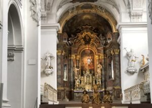 Das Neumünster zählt zu den bedeutenden Kirchen der Würzburger Altstadt