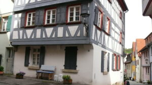 Fachwerkhäuser in schmaler Straße