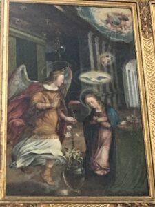 Barockes Altargemälde zeigt den Erzengel Gabriel und Maria