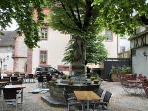 Brunnenfigur der heiligen Lioba
