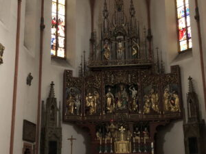 Blick zum Chorraum der Stadtkirche