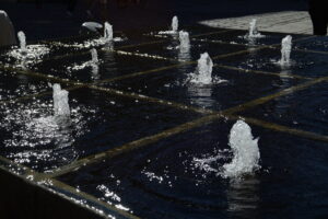 Wasserspiel in der Freisinger Innenstadt
