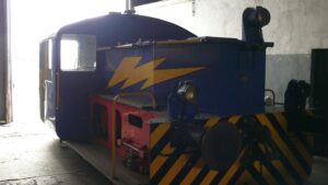 Eine kleine Rangierlok im Eisenbahnmuseum