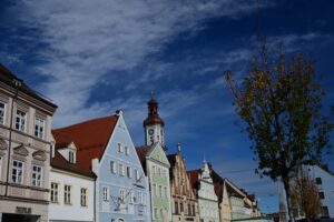 Altstadtgasse mit Blick zum Turm von St. Georg