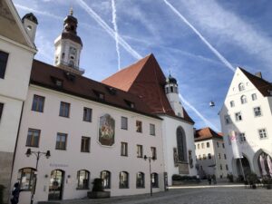 Noch einmal der schoene Blick auf das Rathaus am Marienplatz