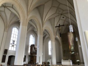Innenraum der Pfarrkirche St. Georg