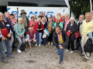 Fröhliches Abschiedsfoto der Teilnehmer