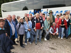 Abschließendes Erinnerungsbild vor dem Reisebus
