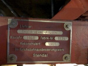 Das Fabrikschild der Dampflok 44 0093-7