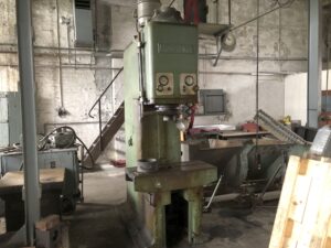 Eine Maschine im Arbeitsbereich des Lokschuppens