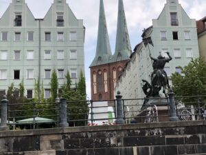 Die Statue des Drachentöters