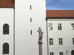 Statue auf dem Domplatz