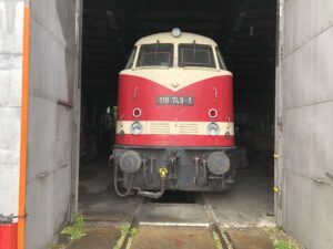 Frontansicht der Diesellok 118 749-1