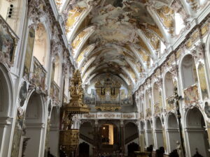 Blick zur Orgel im Freisinger Dom