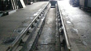 Eine Wartungsgrube im Lokschuppen