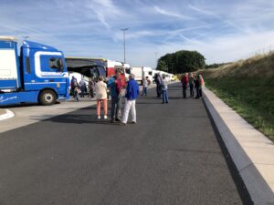 Kurze Rast der Reisegruppe