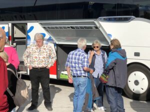 Kurze Rast der Reisegruppe