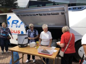 Verpflegung direkt am Bus