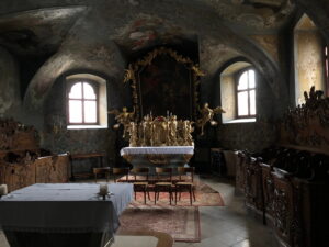 Der Altar der Pfarrkirche