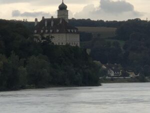Der Schlossberg an der Donau