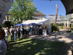 Die Warteschlange am Büffet ist weitergerückt
